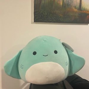 12” Maggie the Stingray Squishmallow Brand New With Tags!